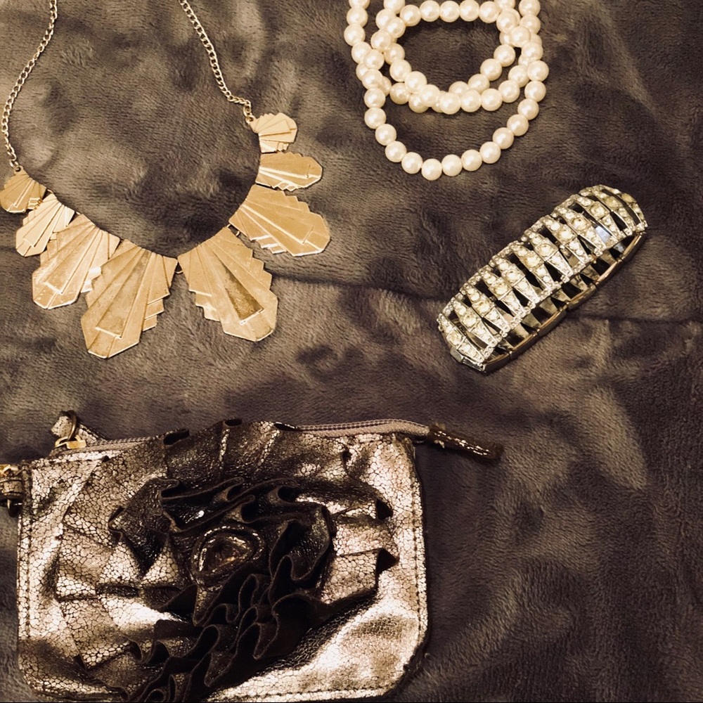 🗣Bundle Accessory pack 4 piece set $37